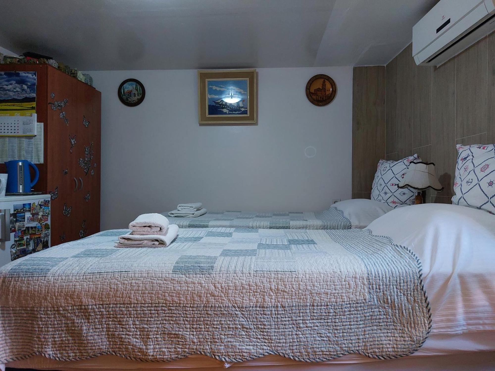Rm Antonio On Dumanica St - En-suite Rm 5 Min To The Old Town Of *