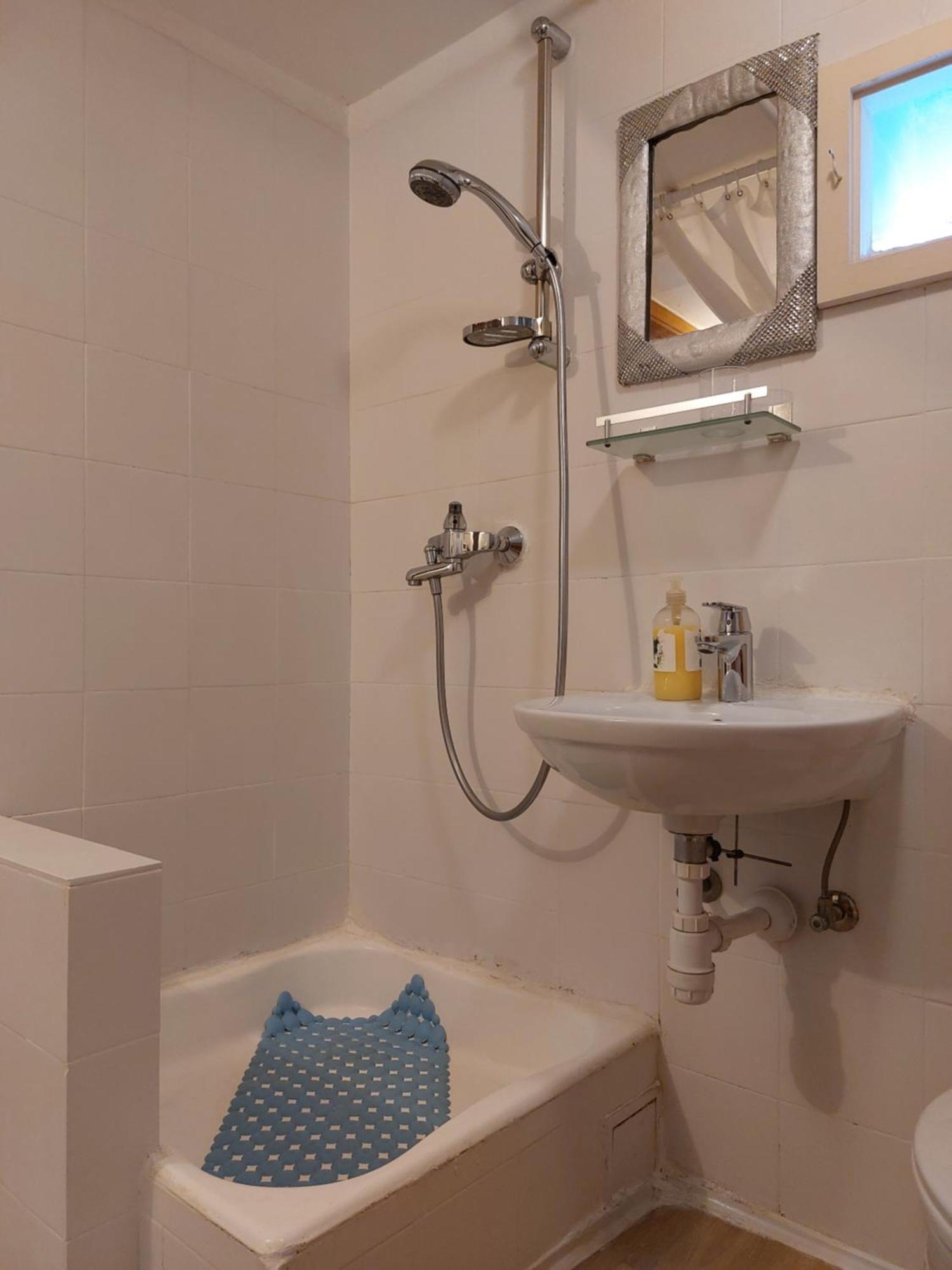 Rm Antonio On Dumanica St - En-suite Rm 5 Min To The Old Town Of